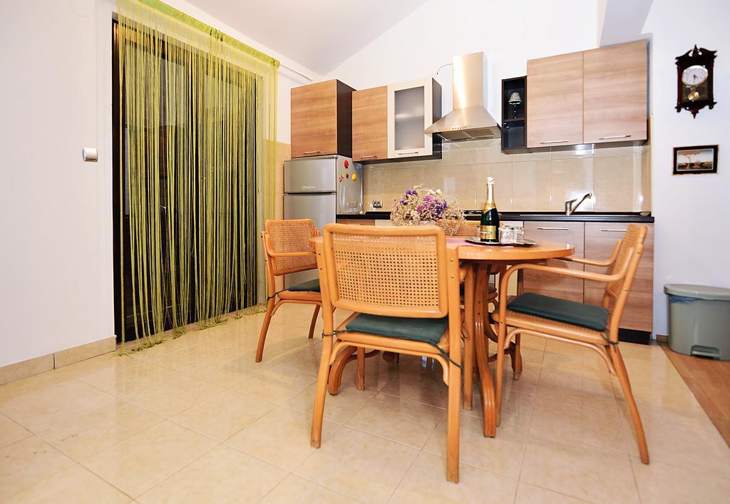 Apartments Bijuk Sukošan Esterno foto