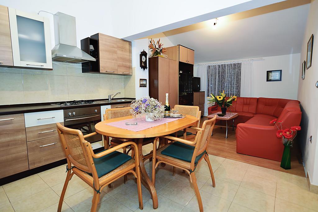 Apartments Bijuk Sukošan Esterno foto